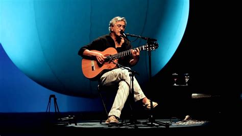  Caetano Veloso w Warszawie: Samba, Poezja i Trochę Polityki!