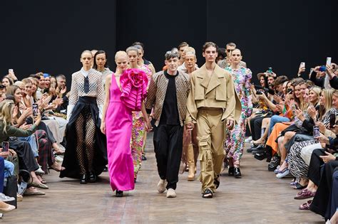 Oliver Riedel's Berlin Fashion Week Extravaganza: A Symphony of Sustainability and Style!